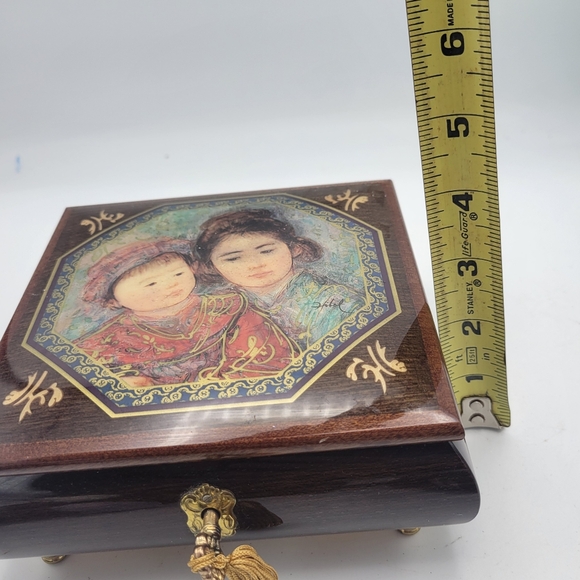 Vintag Edna Hibel Mother & Child Art On Reuge Handmade Italian Jewelry Music Box - Picture 9 of 10